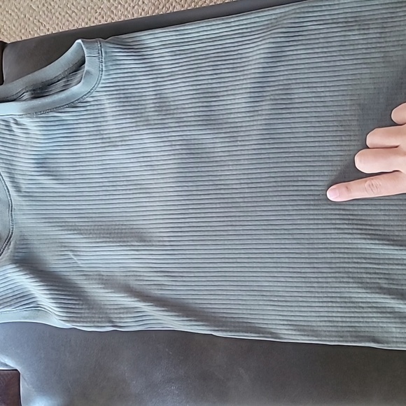 Athleta, Renew Ribbed‎ Tank Top, Sleeveless Crew Neck, Olive Green , Size XS - Picture 7 of 8